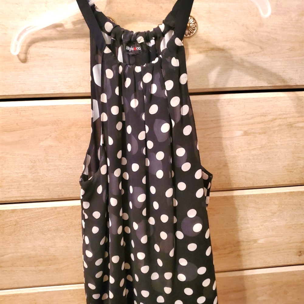 Polka dot top ⚫️⚪️